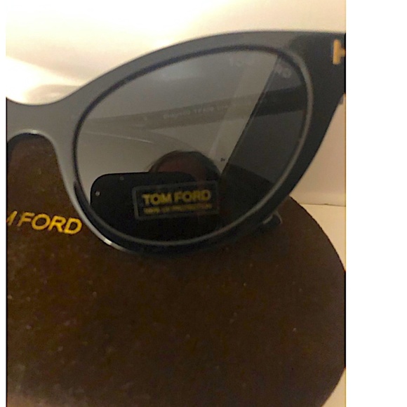 TOM FORD Evelyn FT0820 01A Black Grey